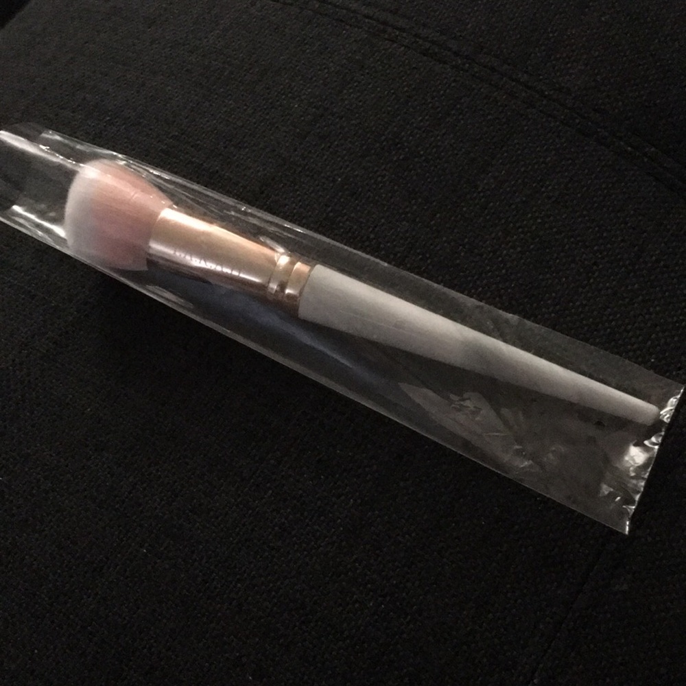 FARAH Blush/Contour Brush